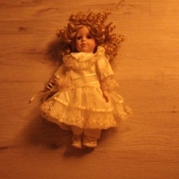 A doll - Picture 2 of 2